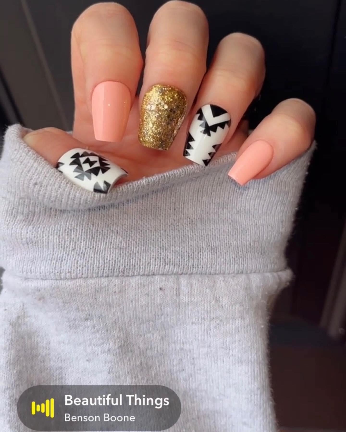 SIMPLE NAIL ART π