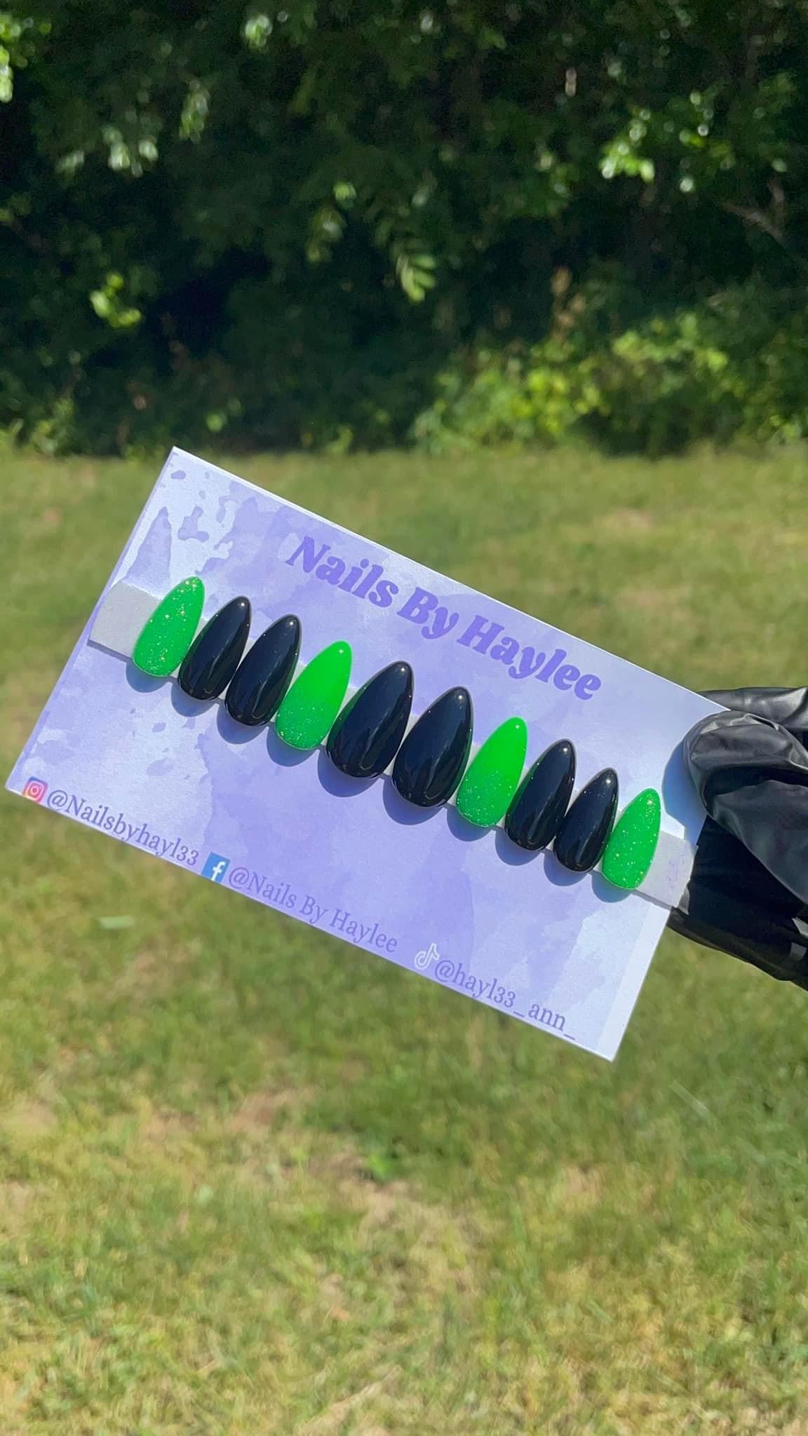 Simple Nail Art Press On Nail Set